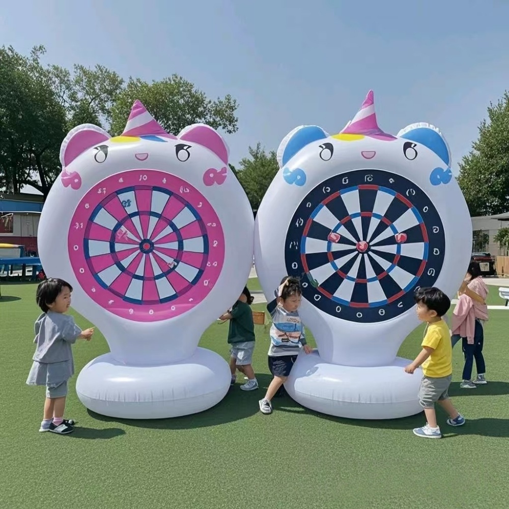 Kids Outdoor Easter Toys - Unicórnio inflável jogando jogo alvo pegajoso